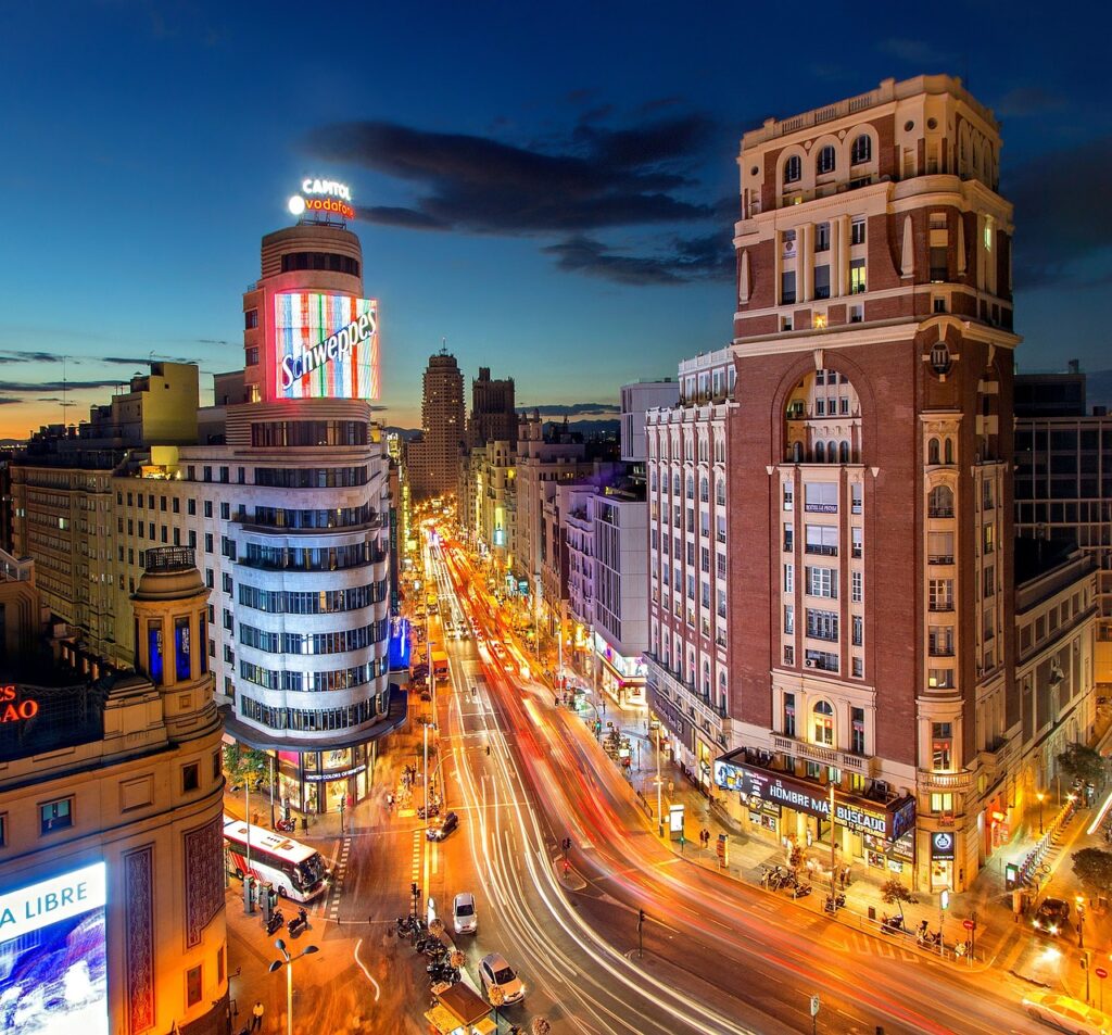 Trovare lavoro in Spagna: Settori, Città, Agenzie, Siti plaza-del-callao-madrid-trovare-lavoro-in-spagna